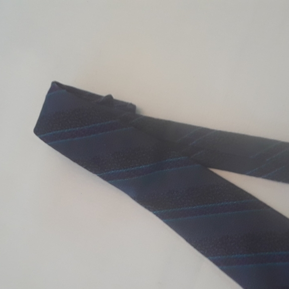 100% silk horizontal striped Christian Dior tie - Picture 5 of 8